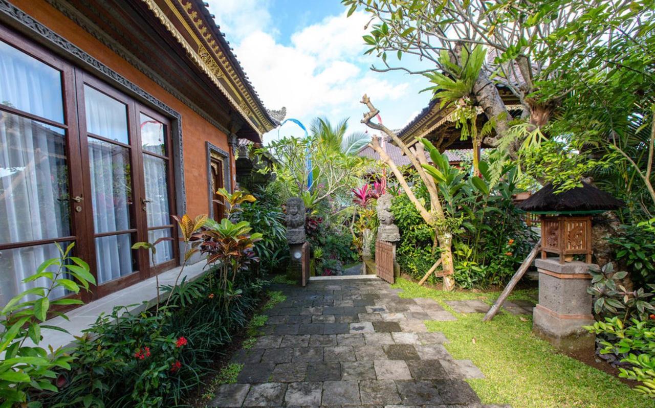 Dwaraka The Royal Villas Ubud Exterior foto